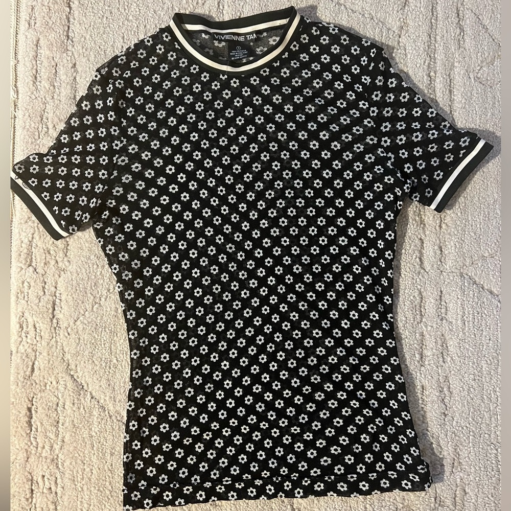 1990s Mesh Daisy Vivienne Tam Short Sleeve Top - Picture 2 of 8